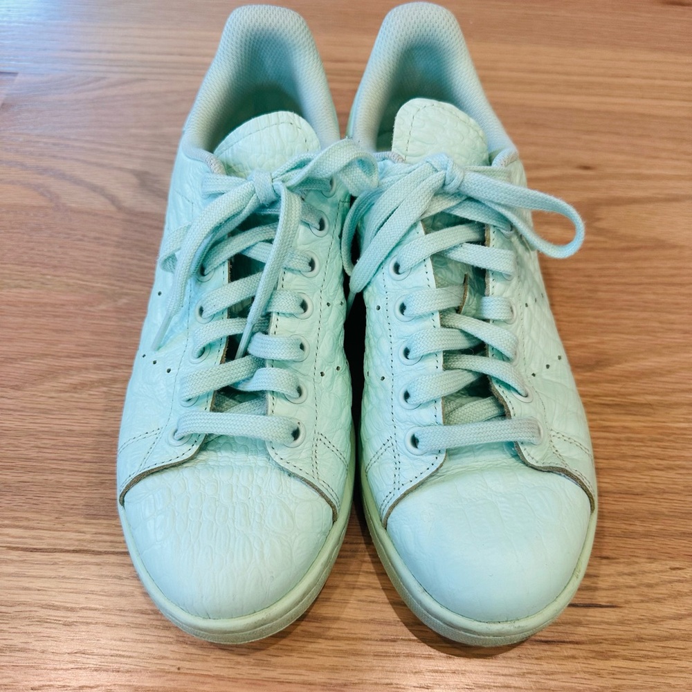 Adidas Stan Smith Women's size 8 - Crocodile/Alligator Embossed